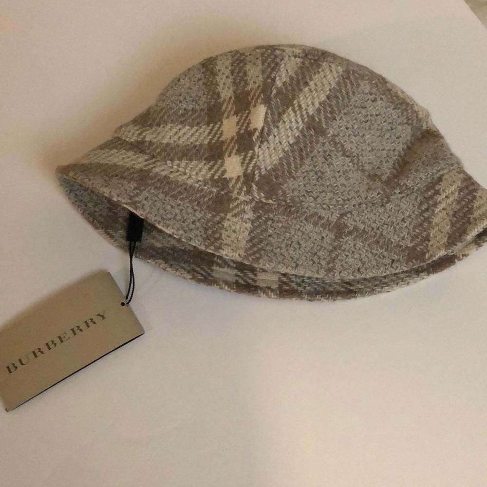 Burberry hat